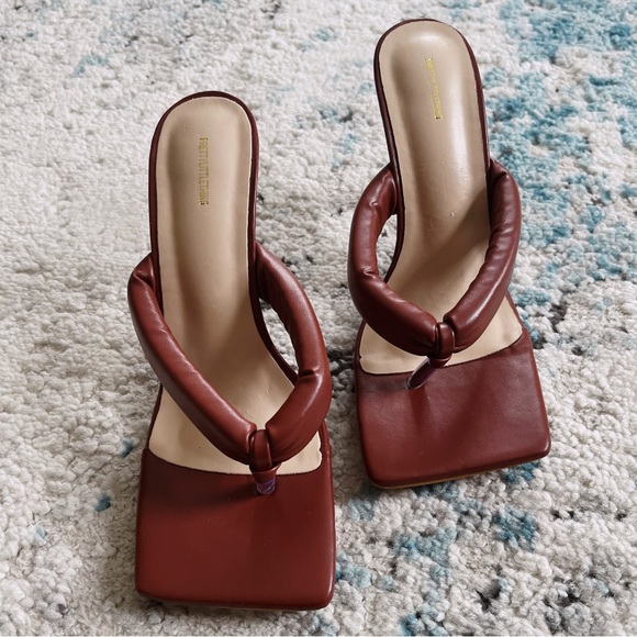 PrettyLittleThing Shoes - NWOT Pretty Little Thing Sandals